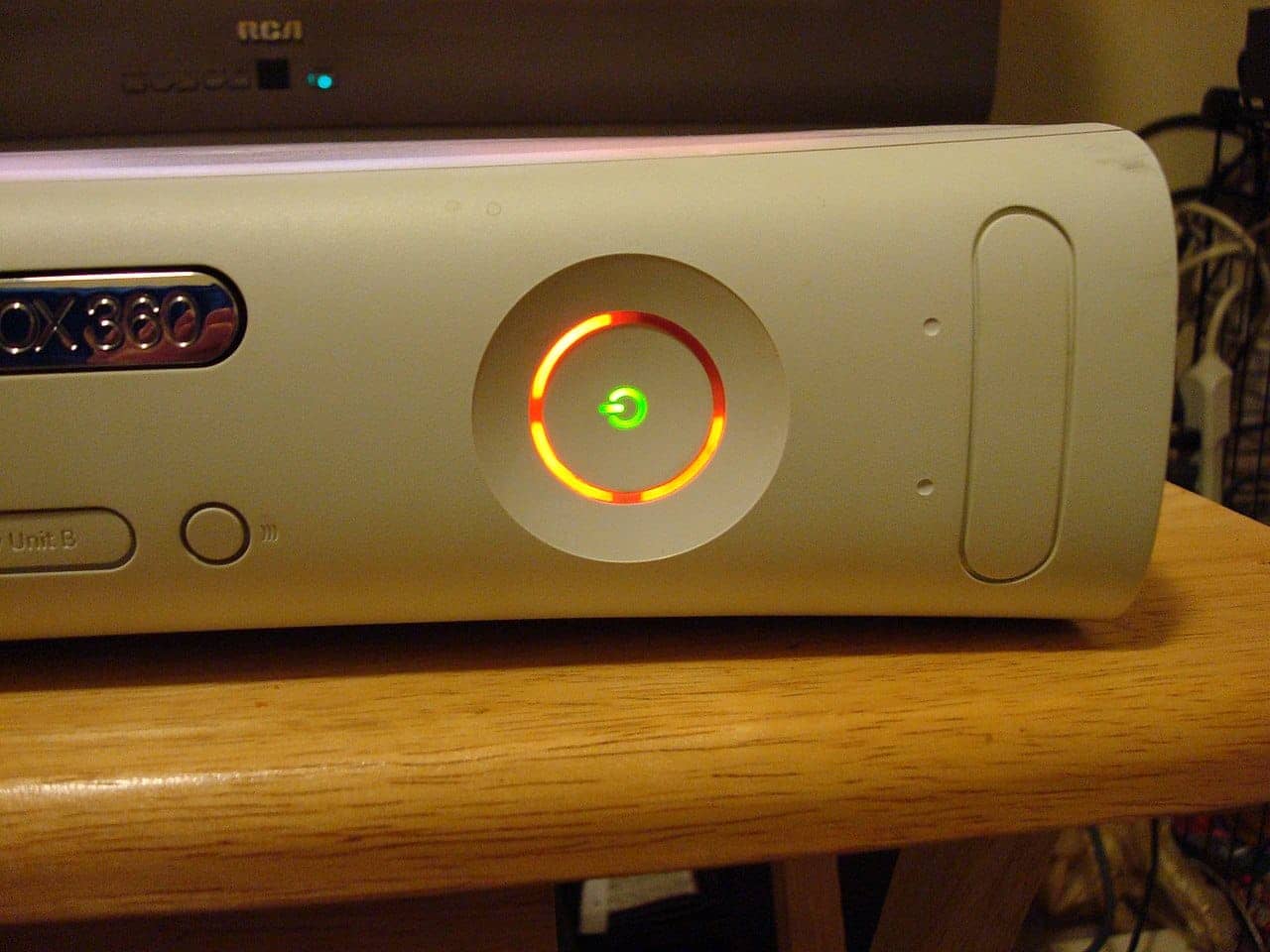 Xbox 360: A Pioneer in Modern Gaming 17 1280px Xbox 360 Red Ring of Death RRoD 2499977147